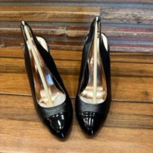 Gomax size 6 black heels with strap